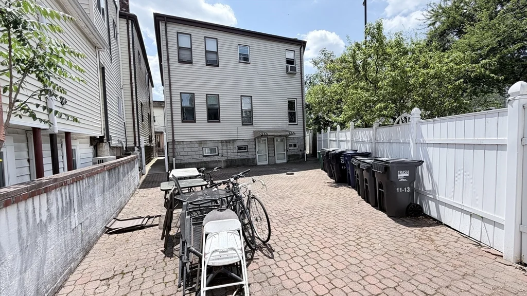 3 bed, 2 bath apartment for rent at 11 Seckel St Unit 1, Wellington-Harrington — photo 14 of 28