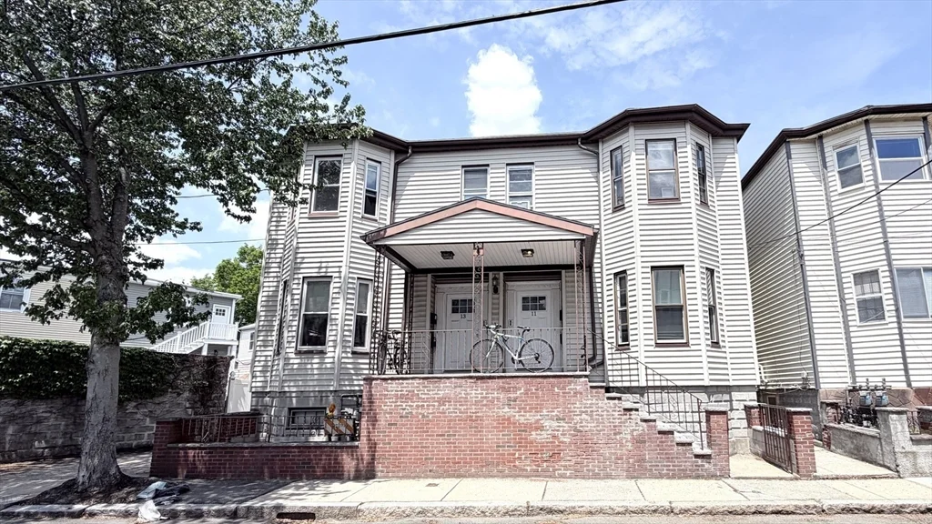 3 bed, 2 bath apartment for rent at 11 Seckel St Unit 1, Wellington-Harrington — photo 13 of 28