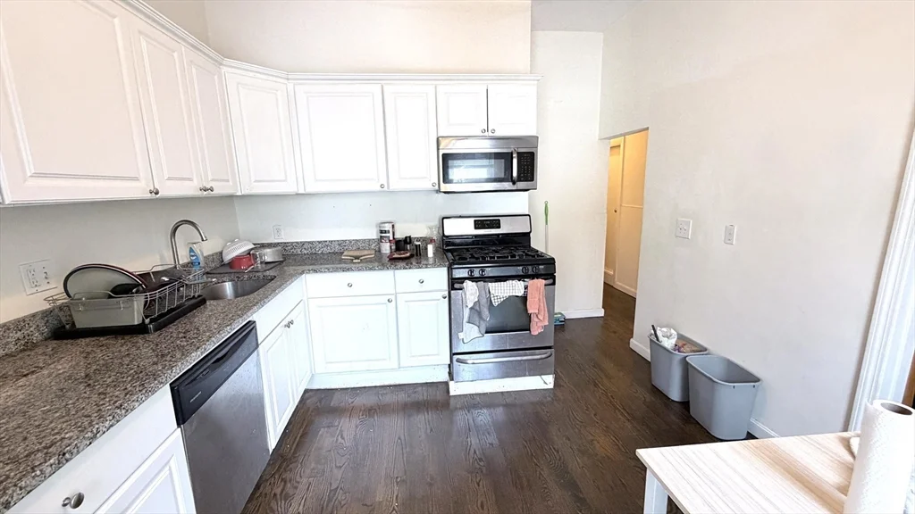 3 bed, 2 bath apartment for rent at 11 Seckel St Unit 1, Wellington-Harrington — photo 4 of 28