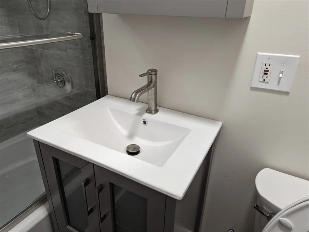 2 bed, 1 bath apartment for rent at 11 Sedgwick St Unit 8, Jamaica Plain — photo 25 of 31