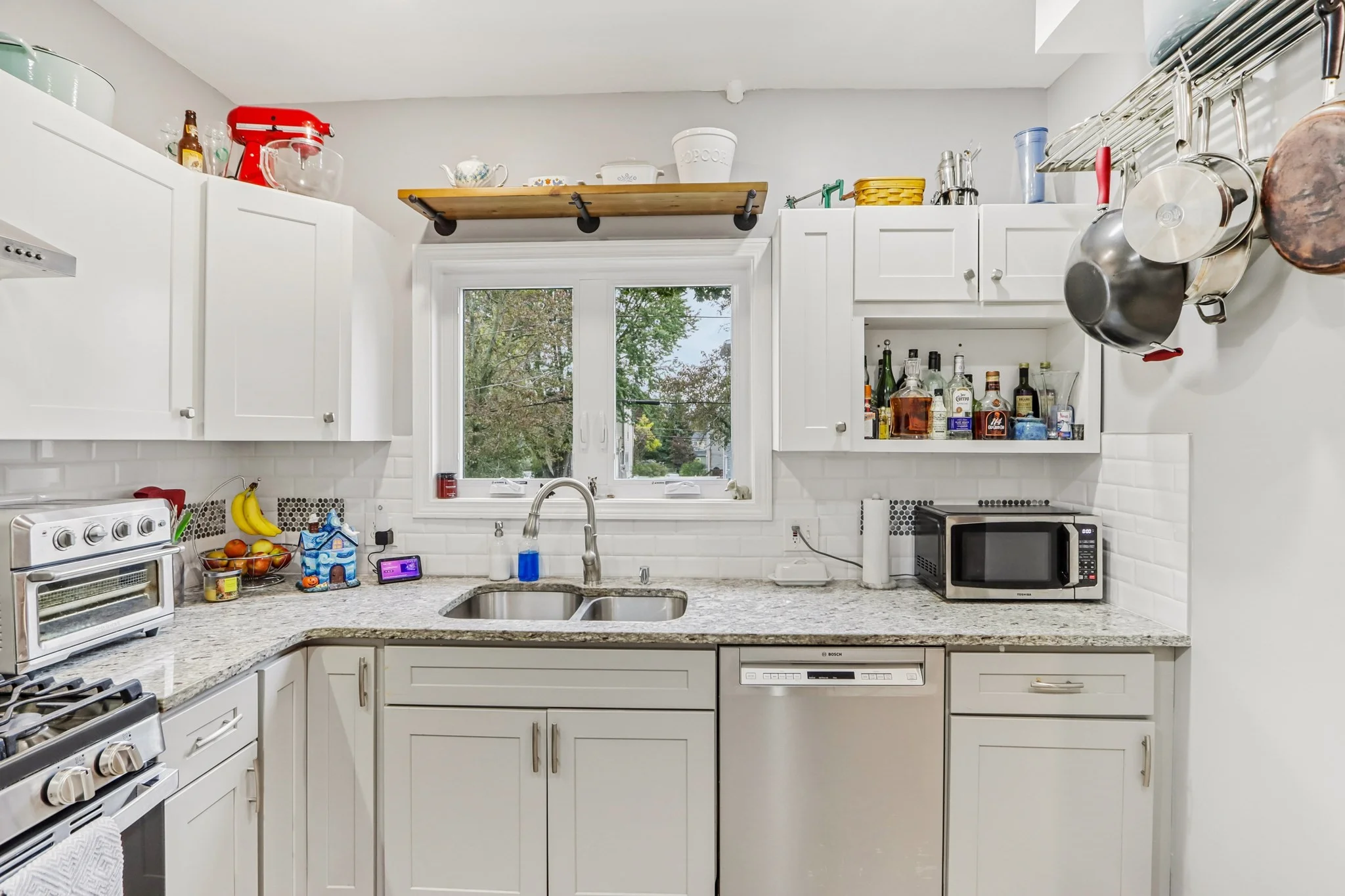 3 bed, 2 bath apartment for rent at 11 Sharon St, West Medford — photo 11 of 42