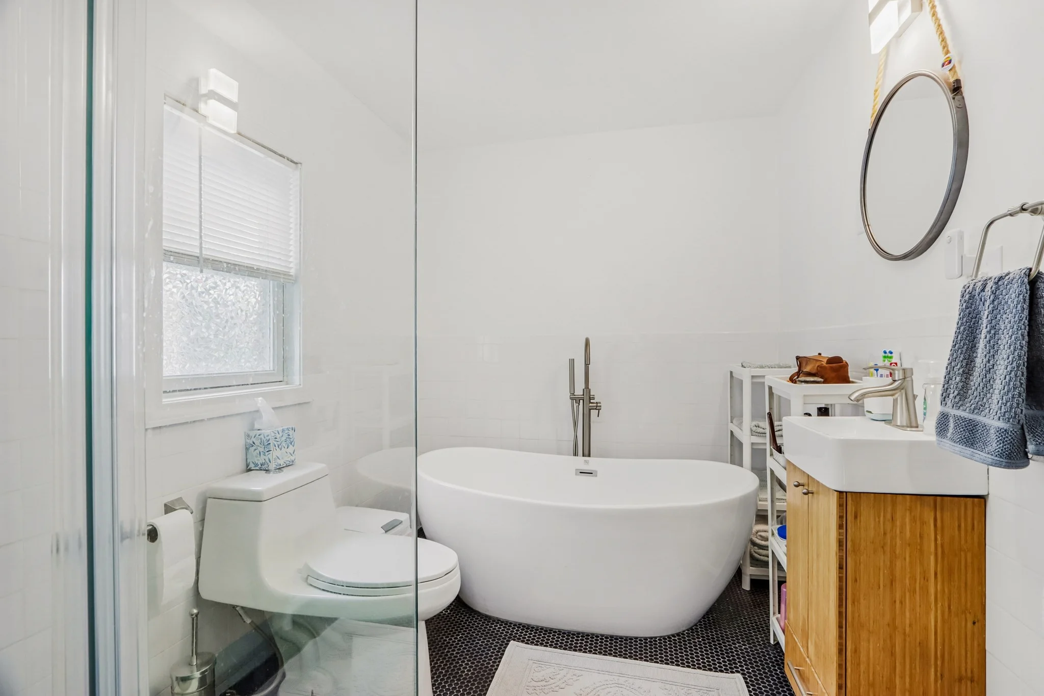 3 bed, 2 bath apartment for rent at 11 Sharon St, West Medford — photo 15 of 42