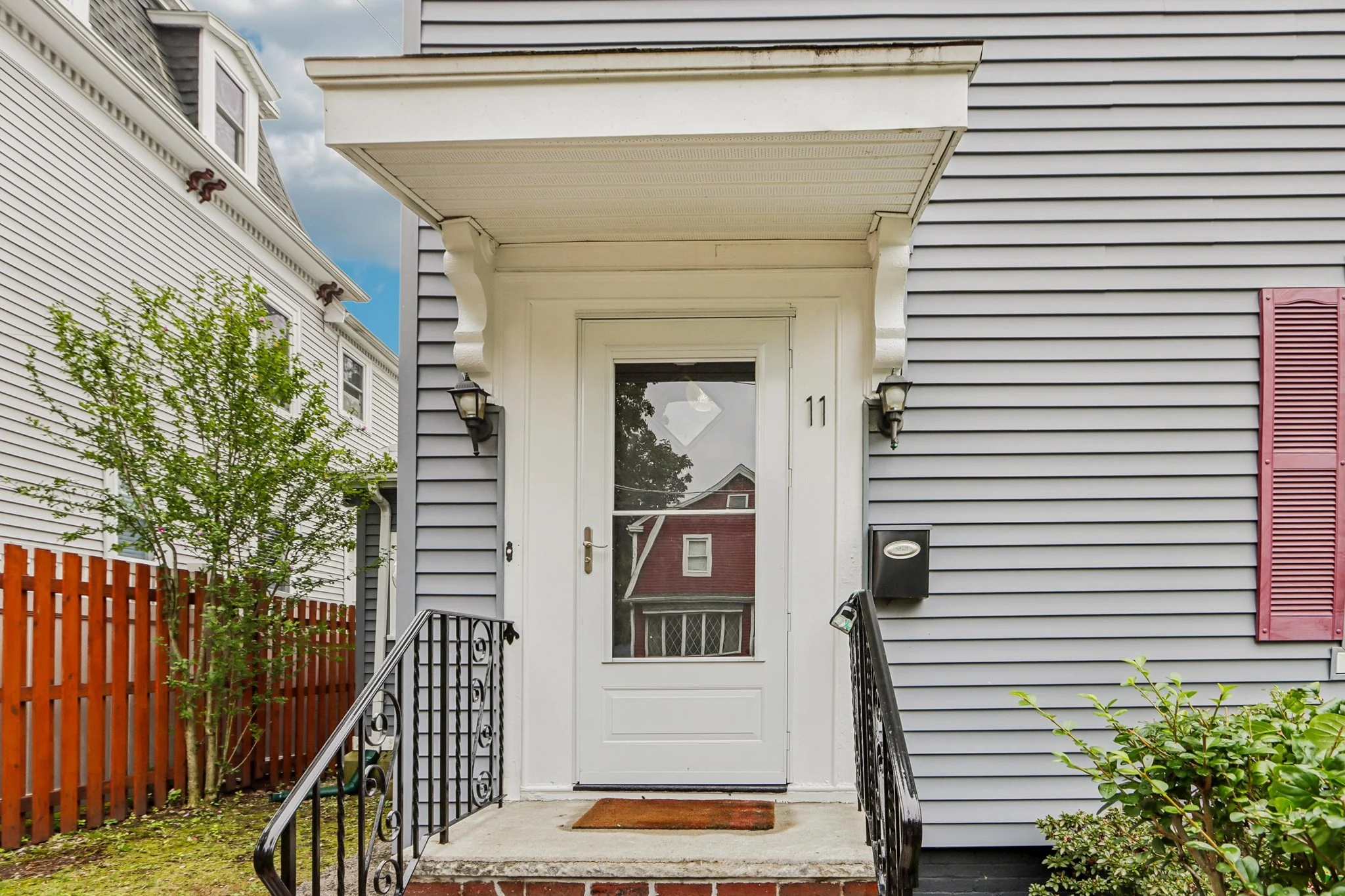 3 bed, 2 bath apartment for rent at 11 Sharon St, West Medford — photo 3 of 42