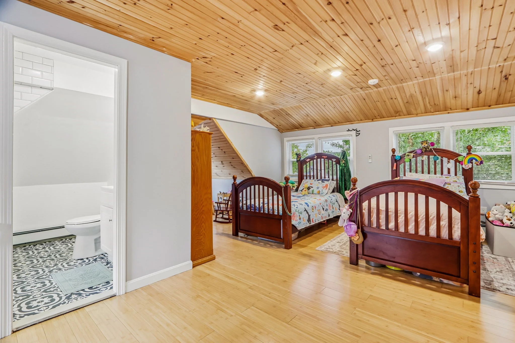 3 bed, 2 bath apartment for rent at 11 Sharon St, West Medford — photo 24 of 42