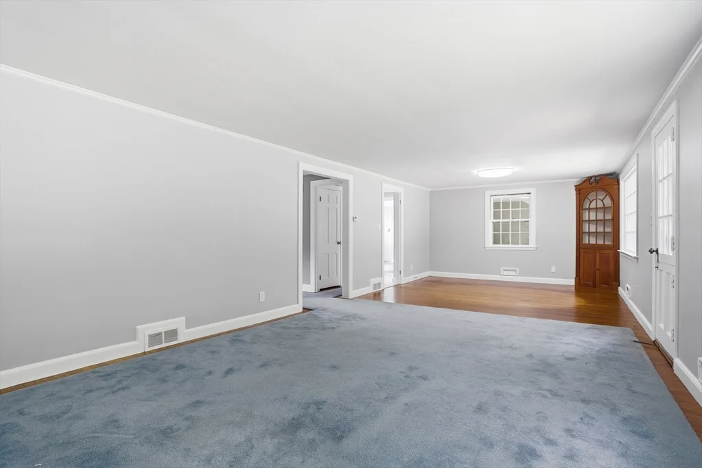 3 bed, 1 bath apartment for rent at 11 Sherman Bridge Rd, Wayland — photo 16 of 38