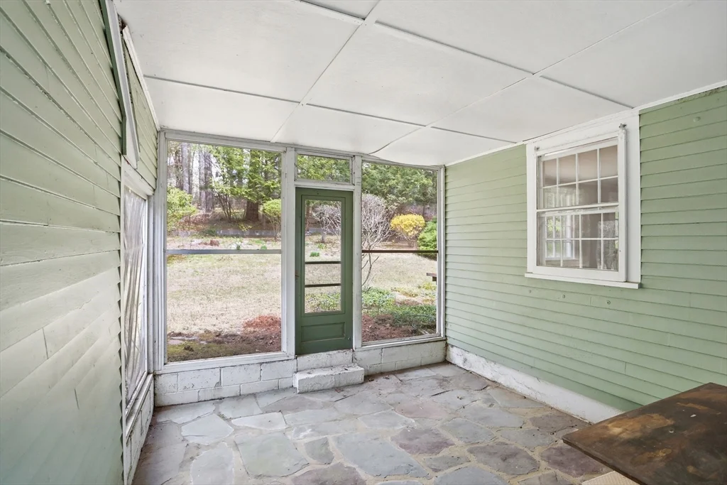 3 bed, 1 bath apartment for rent at 11 Sherman Bridge Rd, Wayland — photo 35 of 38