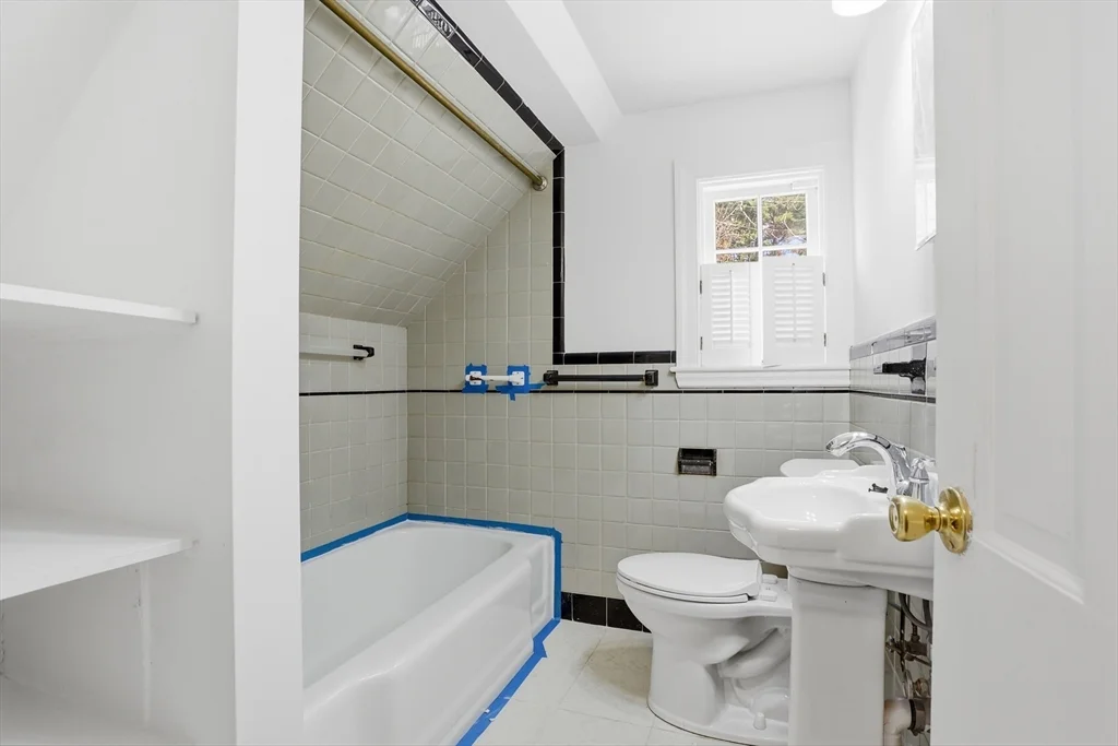3 bed, 1 bath apartment for rent at 11 Sherman Bridge Rd, Wayland — photo 31 of 38
