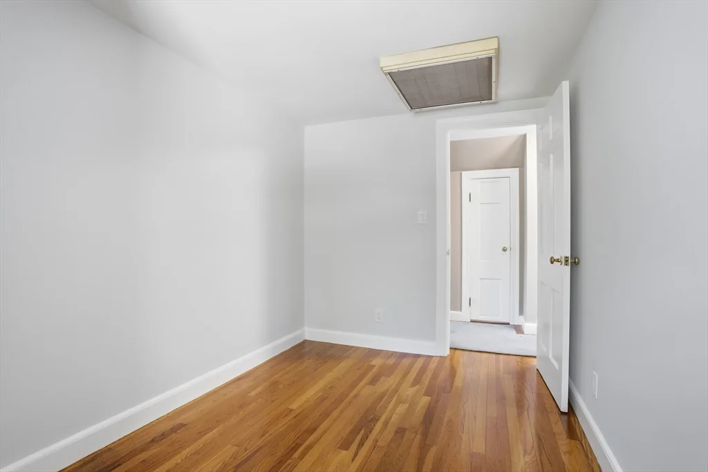 3 bed, 1 bath apartment for rent at 11 Sherman Bridge Rd, Wayland — photo 27 of 38