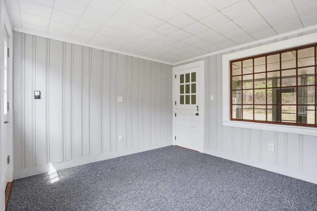 3 bed, 1 bath apartment for rent at 11 Sherman Bridge Rd, Wayland — photo 7 of 38