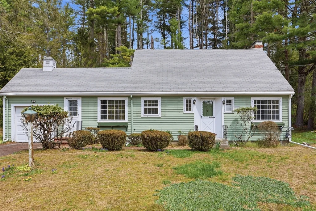 3 bed, 1 bath apartment for rent at 11 Sherman Bridge Rd, Wayland — photo 1 of 38