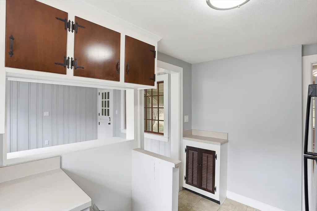 3 bed, 1 bath apartment for rent at 11 Sherman Bridge Rd, Wayland — photo 12 of 38