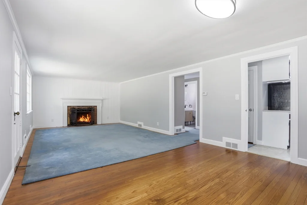 3 bed, 1 bath apartment for rent at 11 Sherman Bridge Rd, Wayland — photo 14 of 38