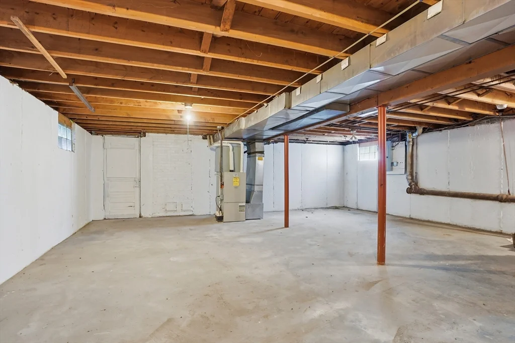 3 bed, 1 bath apartment for rent at 11 Sherman Bridge Rd, Wayland — photo 33 of 38