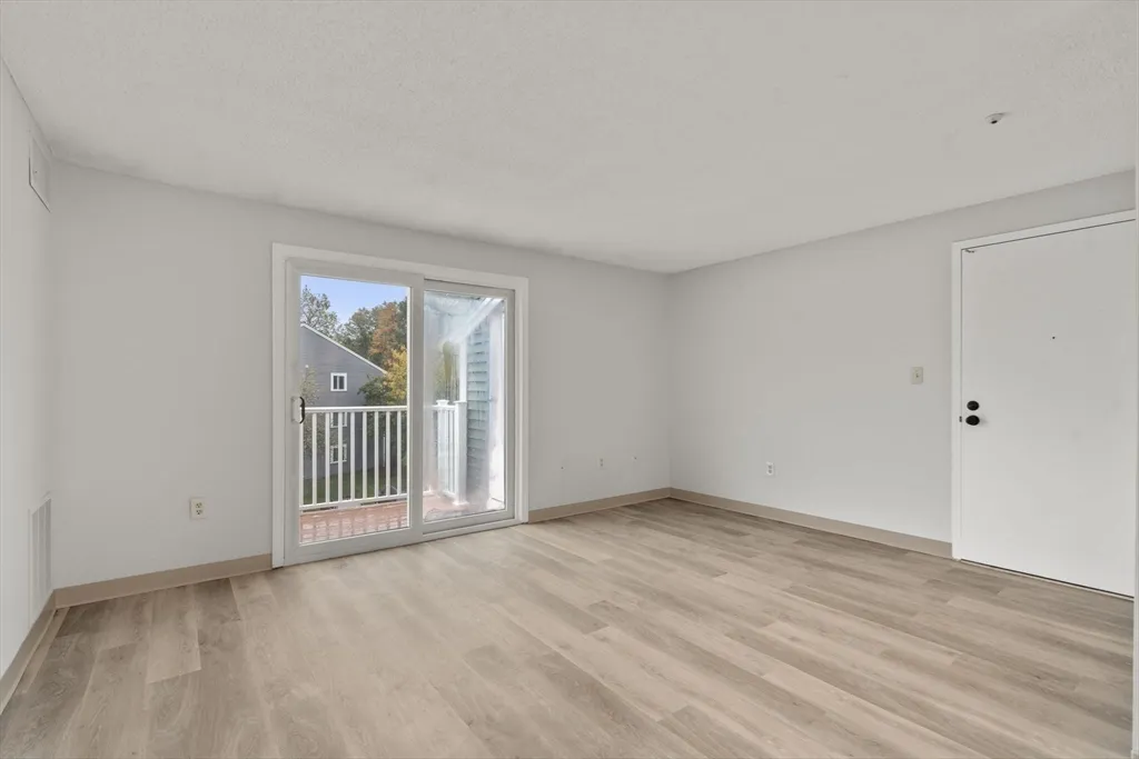 1 bed, 1 bath apartment for rent at 11 Silver Hill Ln Unit 11, Natick — photo 4 of 21