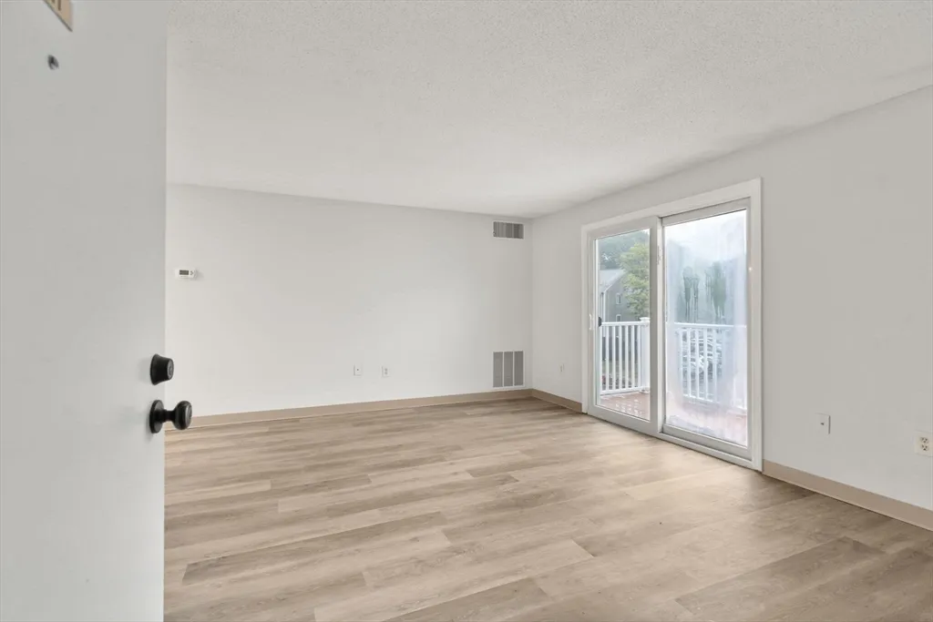 1 bed, 1 bath apartment for rent at 11 Silver Hill Ln Unit 11, Natick — photo 7 of 21