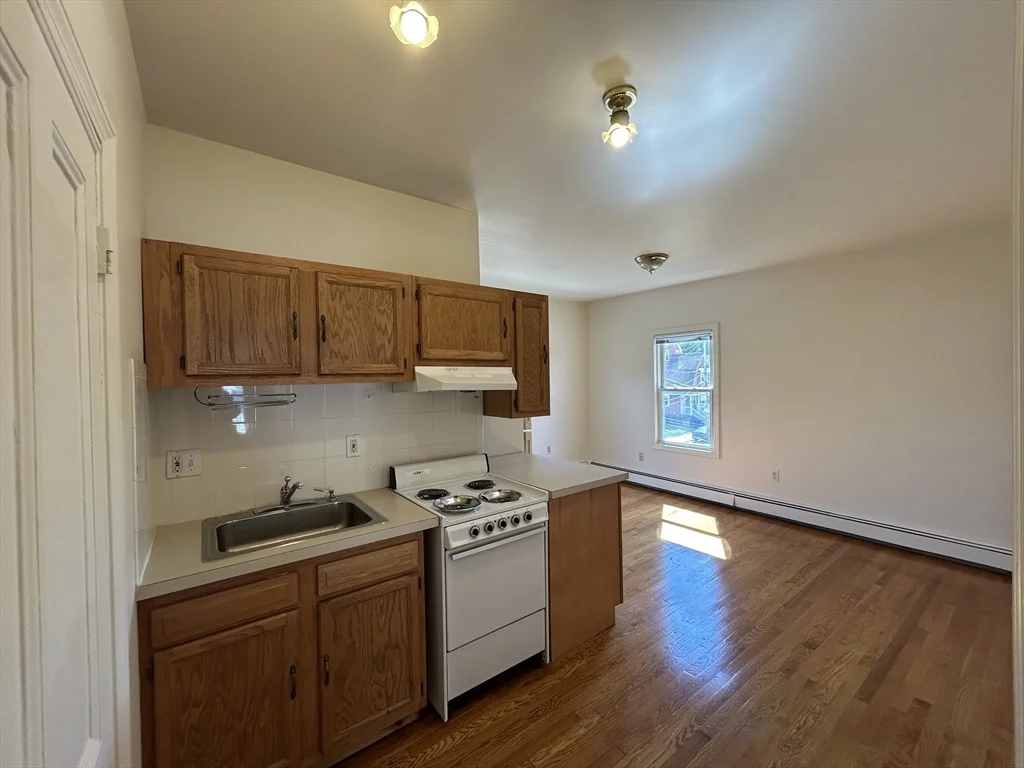 2 bed, 1 bath apartment for rent at 11 Snow St Unit 2L, Brighton — photo 2 of 7
