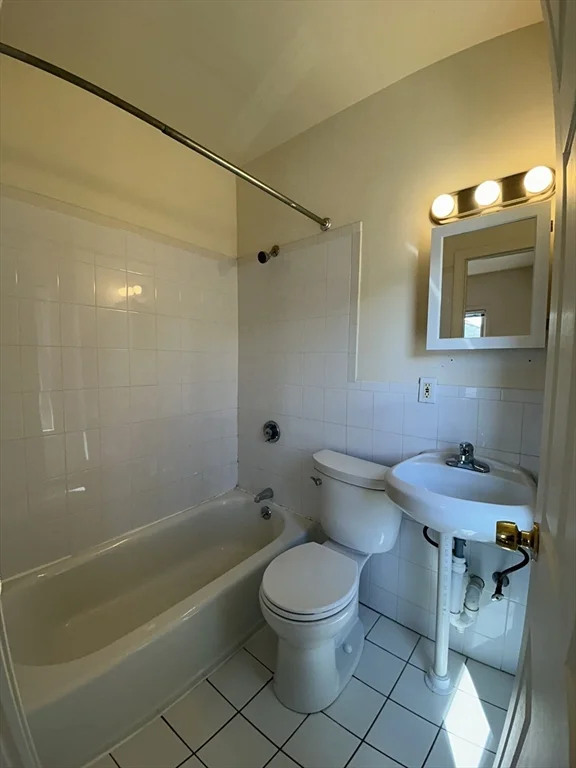 2 bed, 1 bath apartment for rent at 11 Snow St Unit 2L, Brighton — photo 7 of 7
