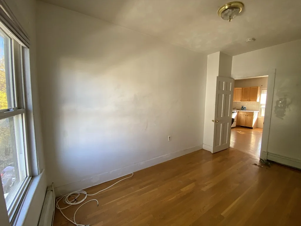 2 bed, 1 bath apartment for rent at 11 Snow St Unit 2R, Brighton — photo 4 of 9