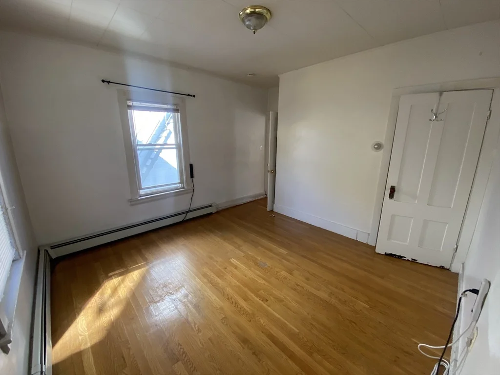 2 bed, 1 bath apartment for rent at 11 Snow St Unit 2R, Brighton — photo 3 of 9