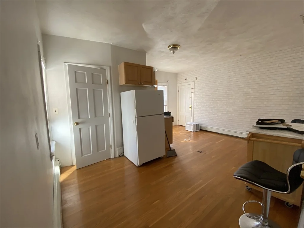 2 bed, 1 bath apartment for rent at 11 Snow St Unit 2R, Brighton — photo 6 of 9