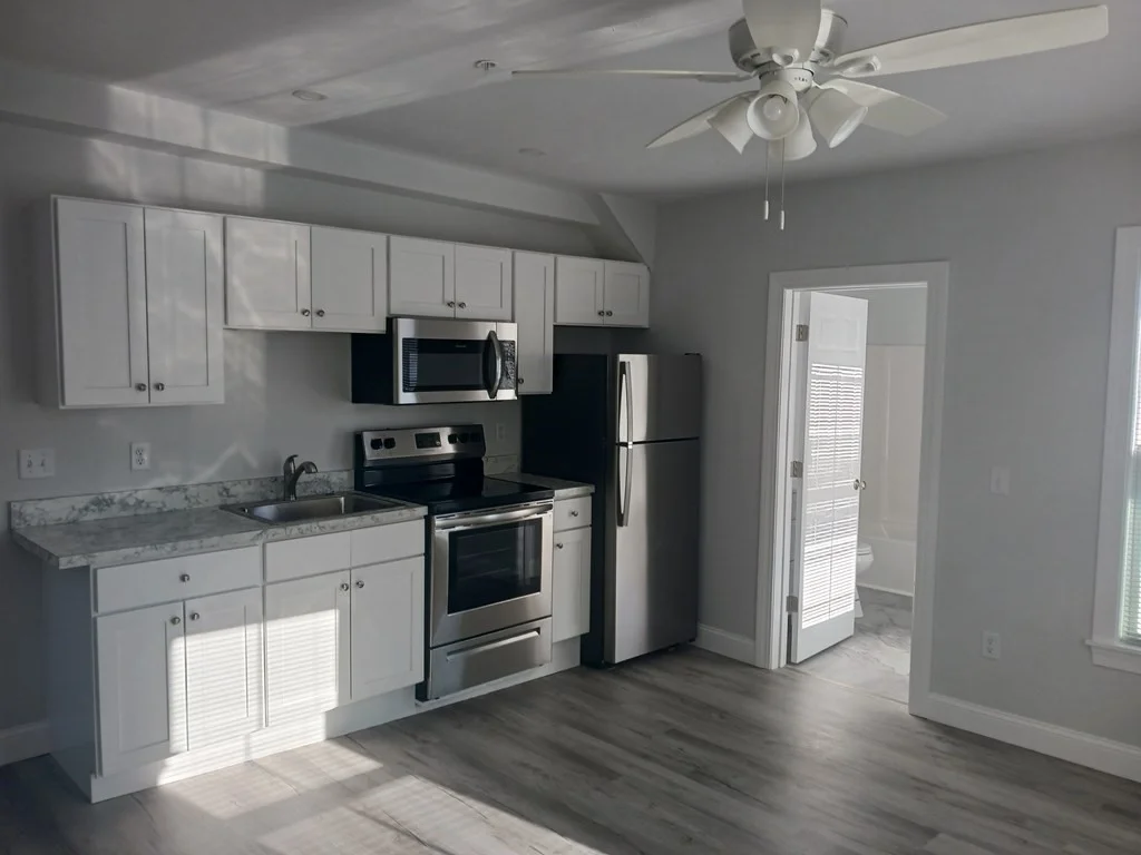 1 bed, 1 bath apartment for rent at 11 South Park Ave Unit 3, Plymouth — photo 1 of 7