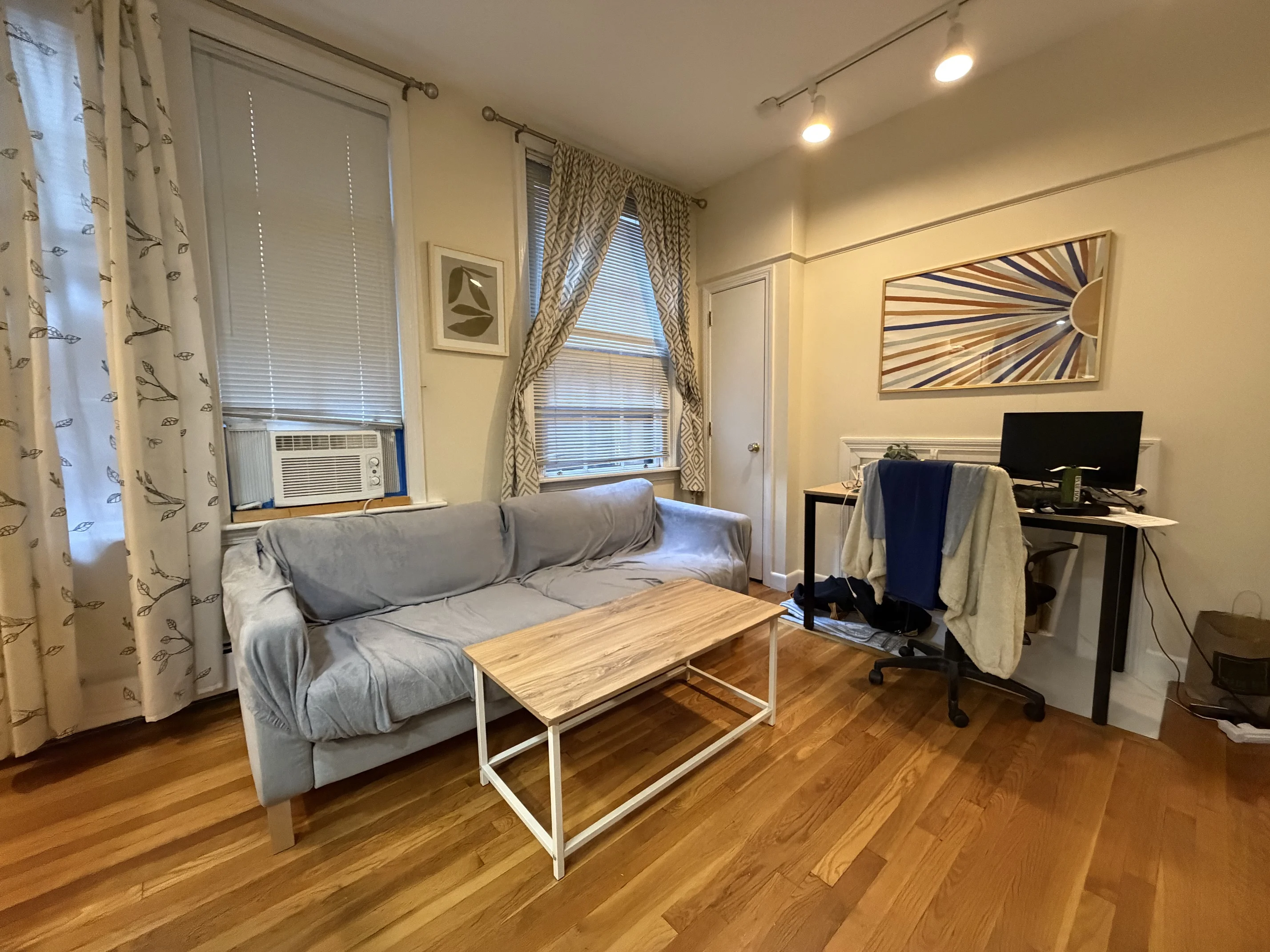 1 bed, 1 bath apartment for rent at 11 Russell St Unit 3, Beacon Hill — photo 2 of 10