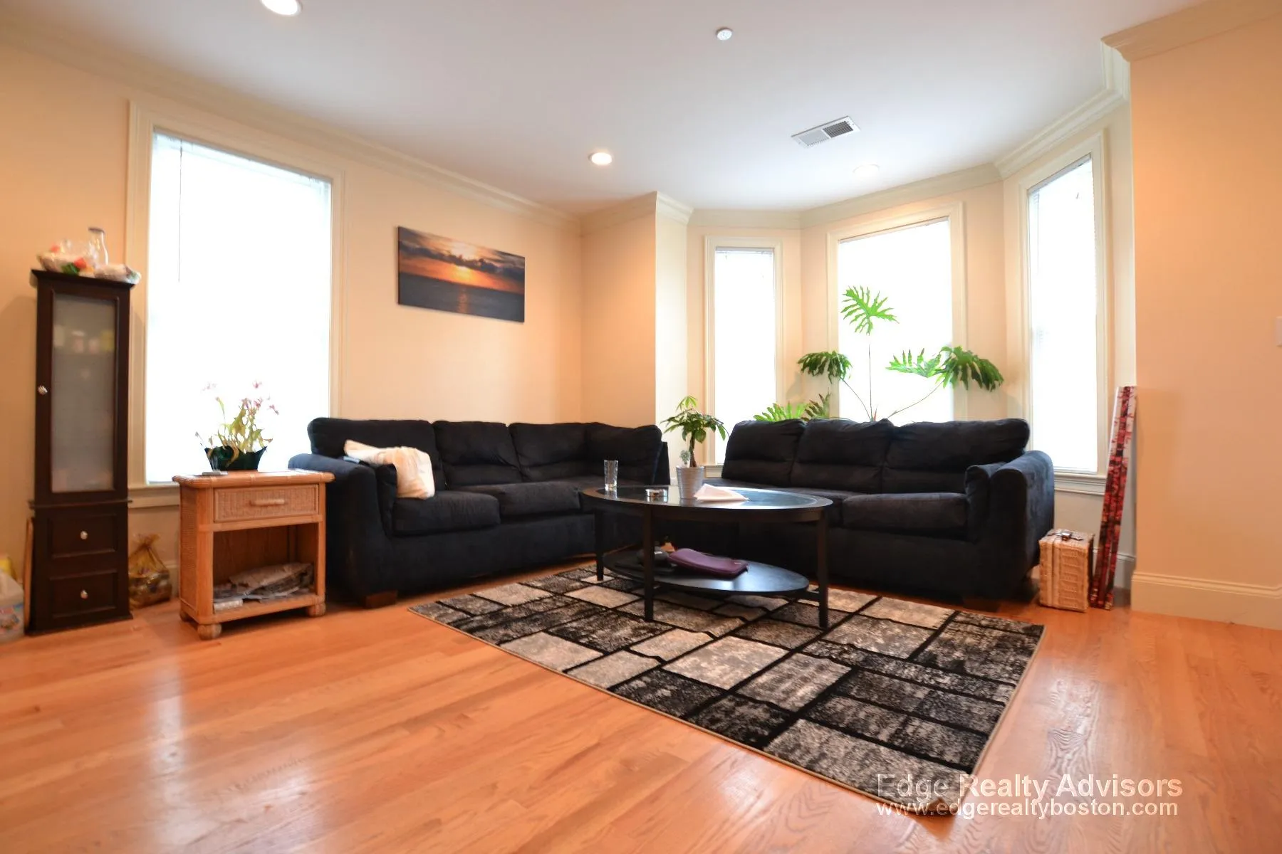 3 bed, 2 bath apartment for rent at 11 Sparhawk St Unit 3, Oak Square — photo 5 of 11