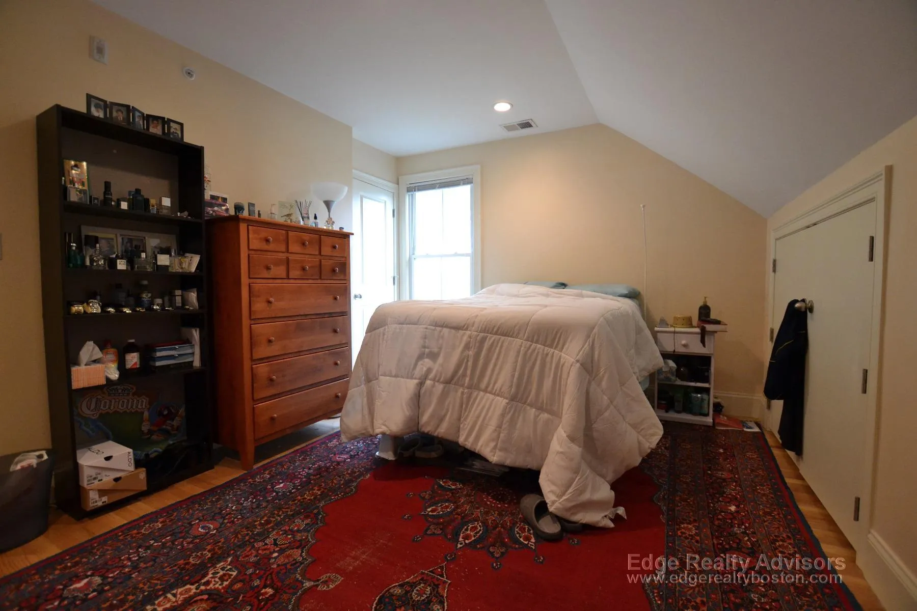 3 bed, 2 bath apartment for rent at 11 Sparhawk St Unit 3, Oak Square — photo 8 of 11