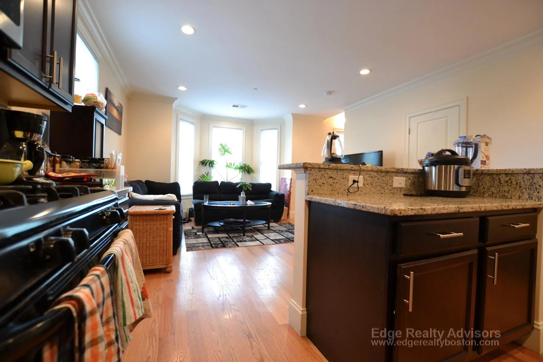 3 bed, 2 bath apartment for rent at 11 Sparhawk St Unit 3, Oak Square — photo 4 of 11