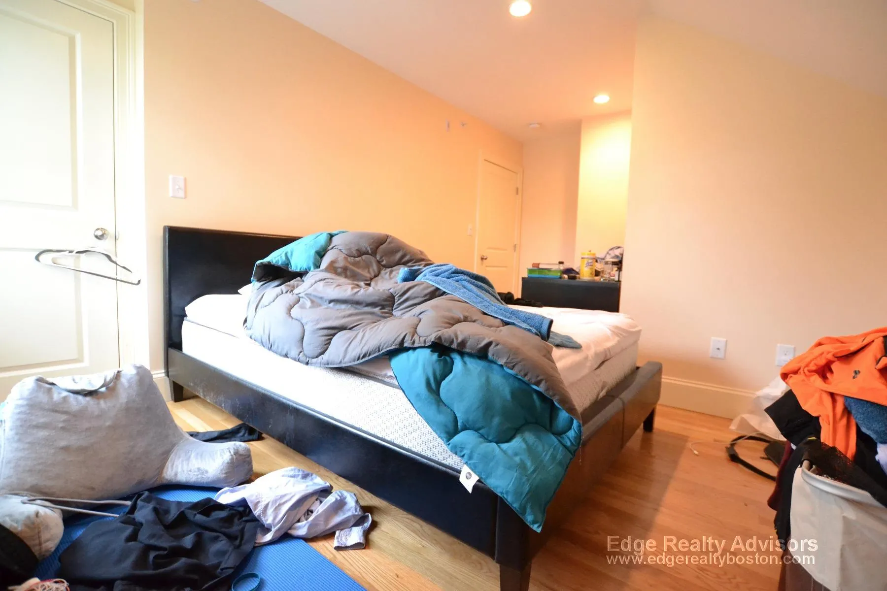 3 bed, 2 bath apartment for rent at 11 Sparhawk St Unit 3, Oak Square — photo 10 of 11