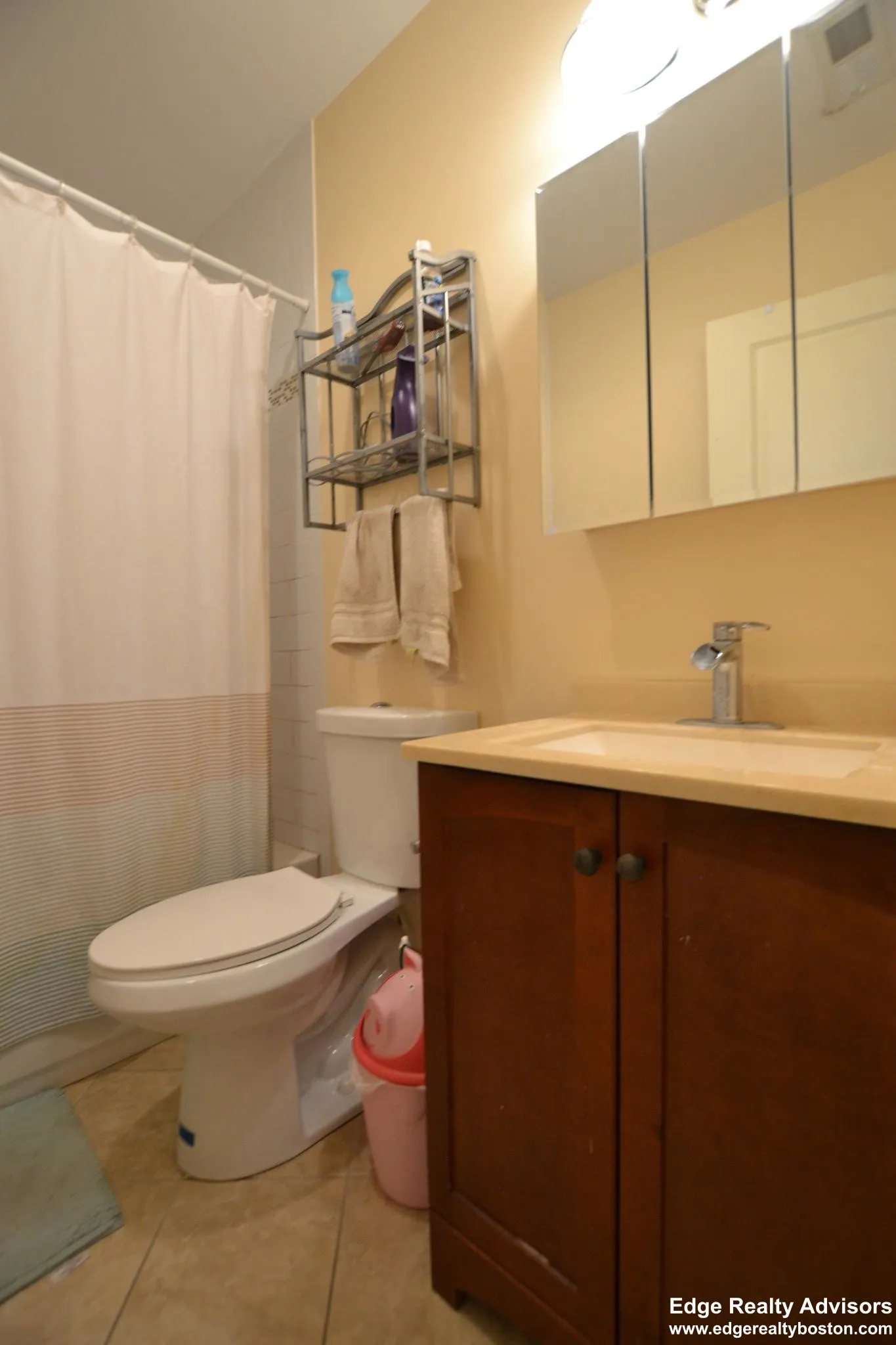 4 bed, 2 bath apartment for rent at 11 Sparhawk St Unit 4, Oak Square — photo 7 of 12