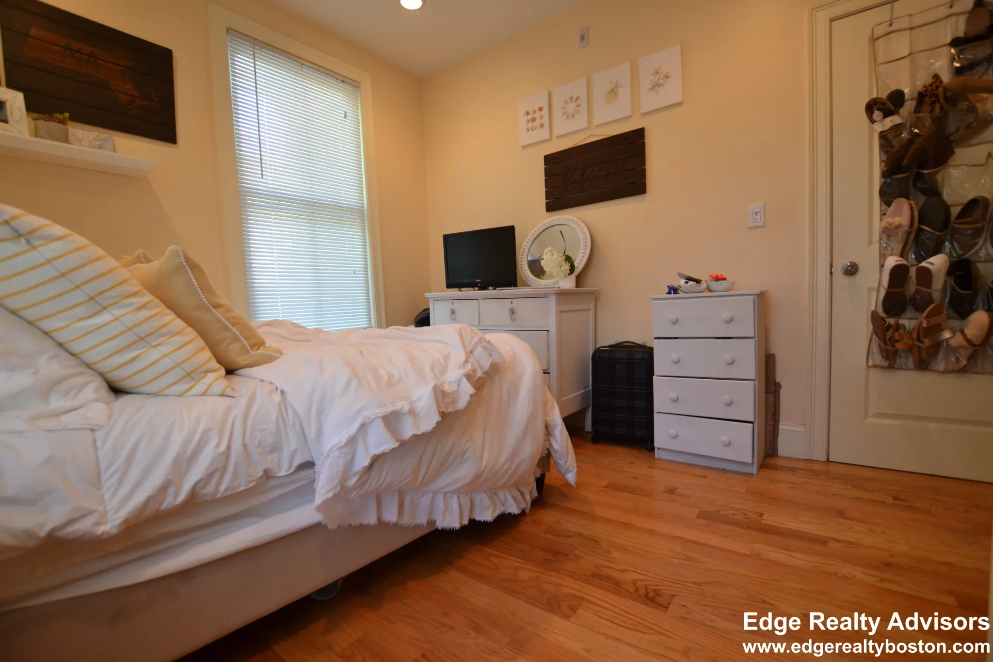 4 bed, 2 bath apartment for rent at 11 Sparhawk St Unit 4, Oak Square — photo 11 of 12