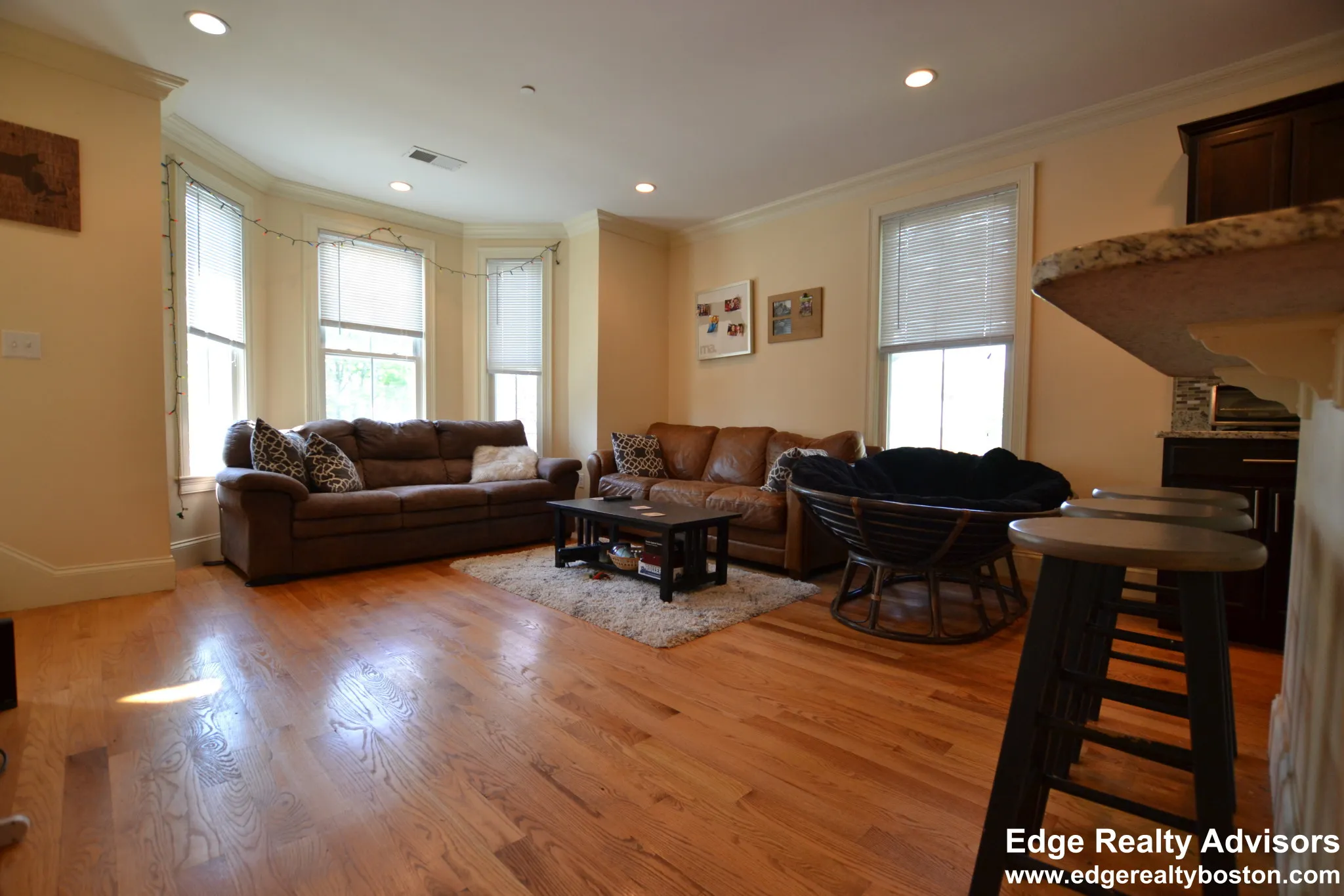 4 bed, 2 bath apartment for rent at 11 Sparhawk St Unit 4, Oak Square — photo 2 of 12