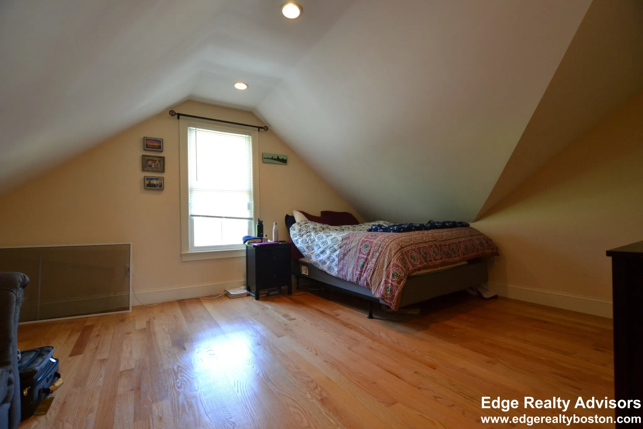 4 bed, 2 bath apartment for rent at 11 Sparhawk St Unit 4, Oak Square — photo 5 of 12