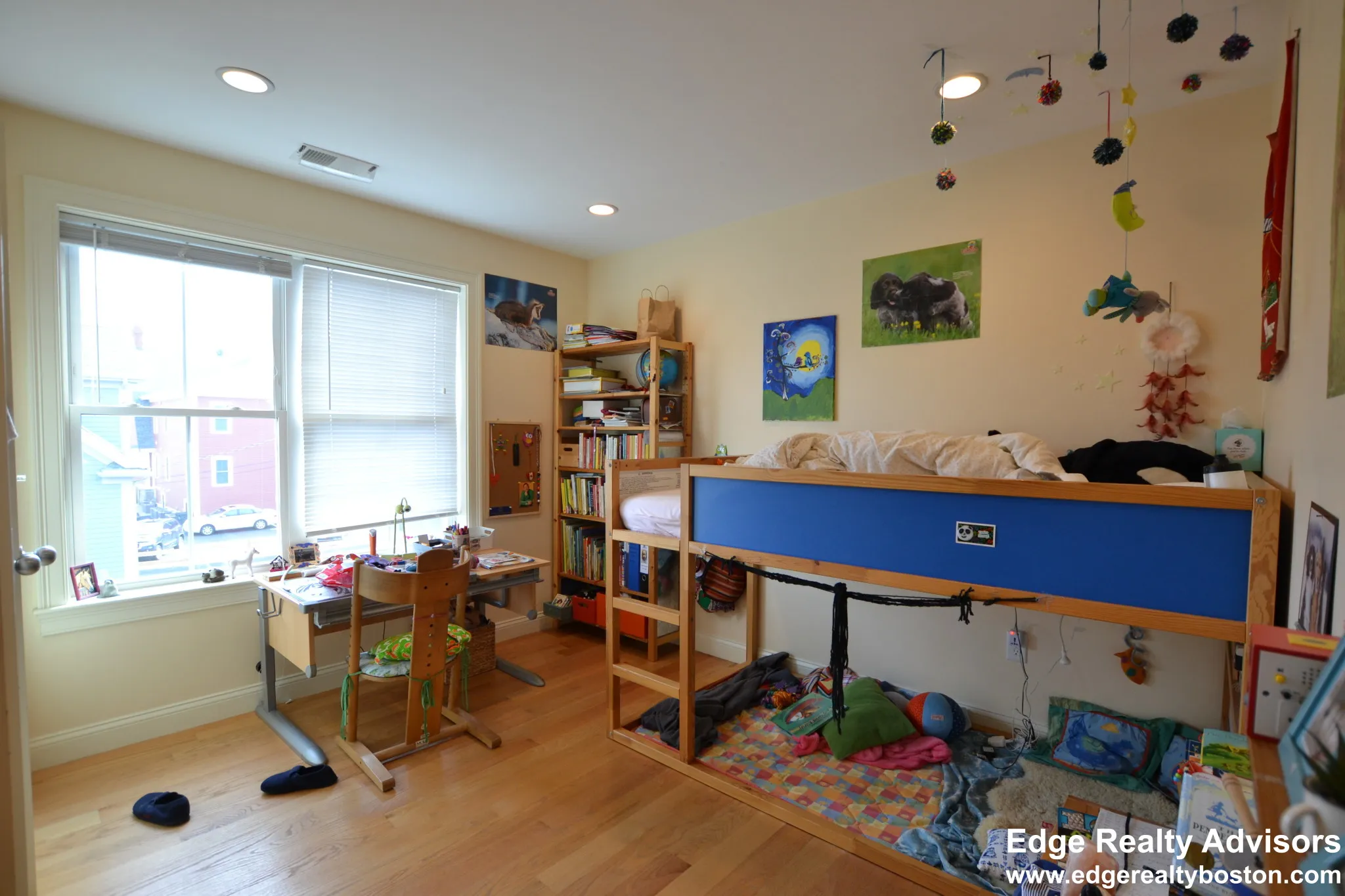 4 bed, 3.5 bath apartment for rent at 11 Sparhawk St Unit R, Oak Square — photo 8 of 12