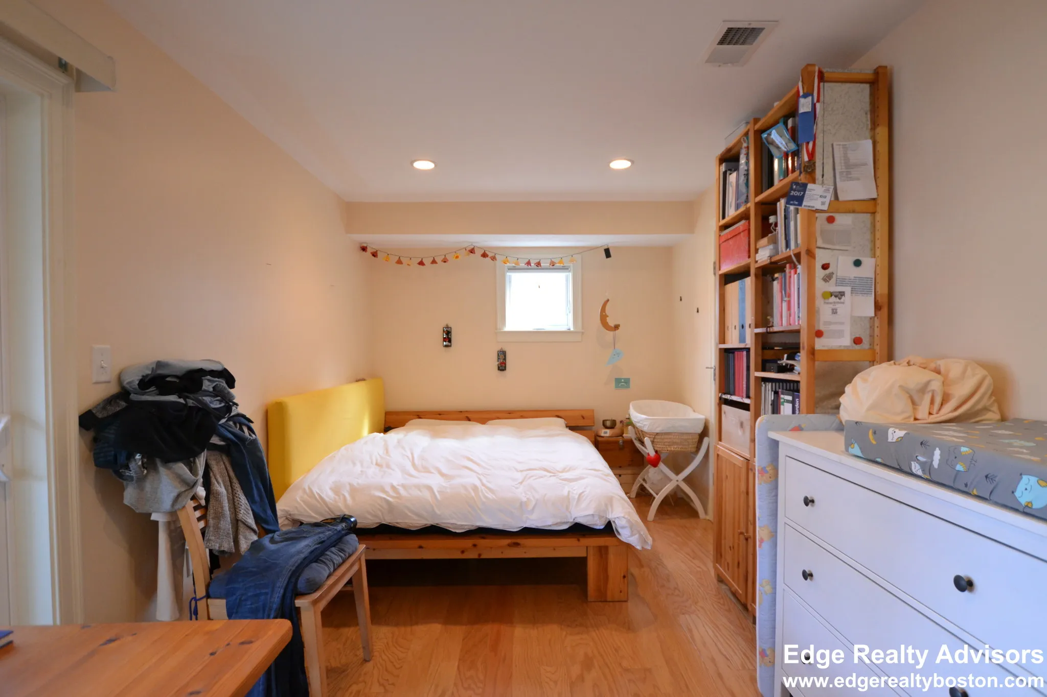 4 bed, 3.5 bath apartment for rent at 11 Sparhawk St Unit R, Oak Square — photo 5 of 12