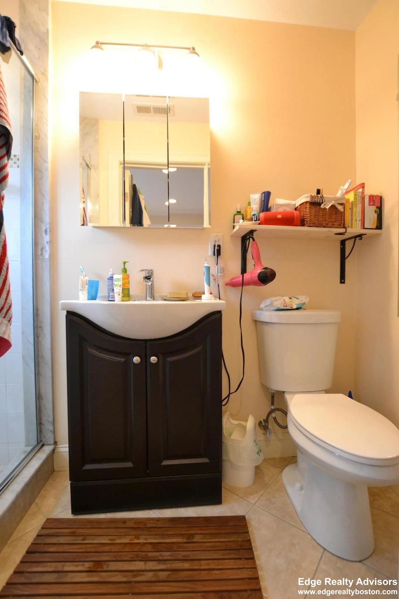 4 bed, 3.5 bath apartment for rent at 11 Sparhawk St Unit R, Oak Square — photo 9 of 12