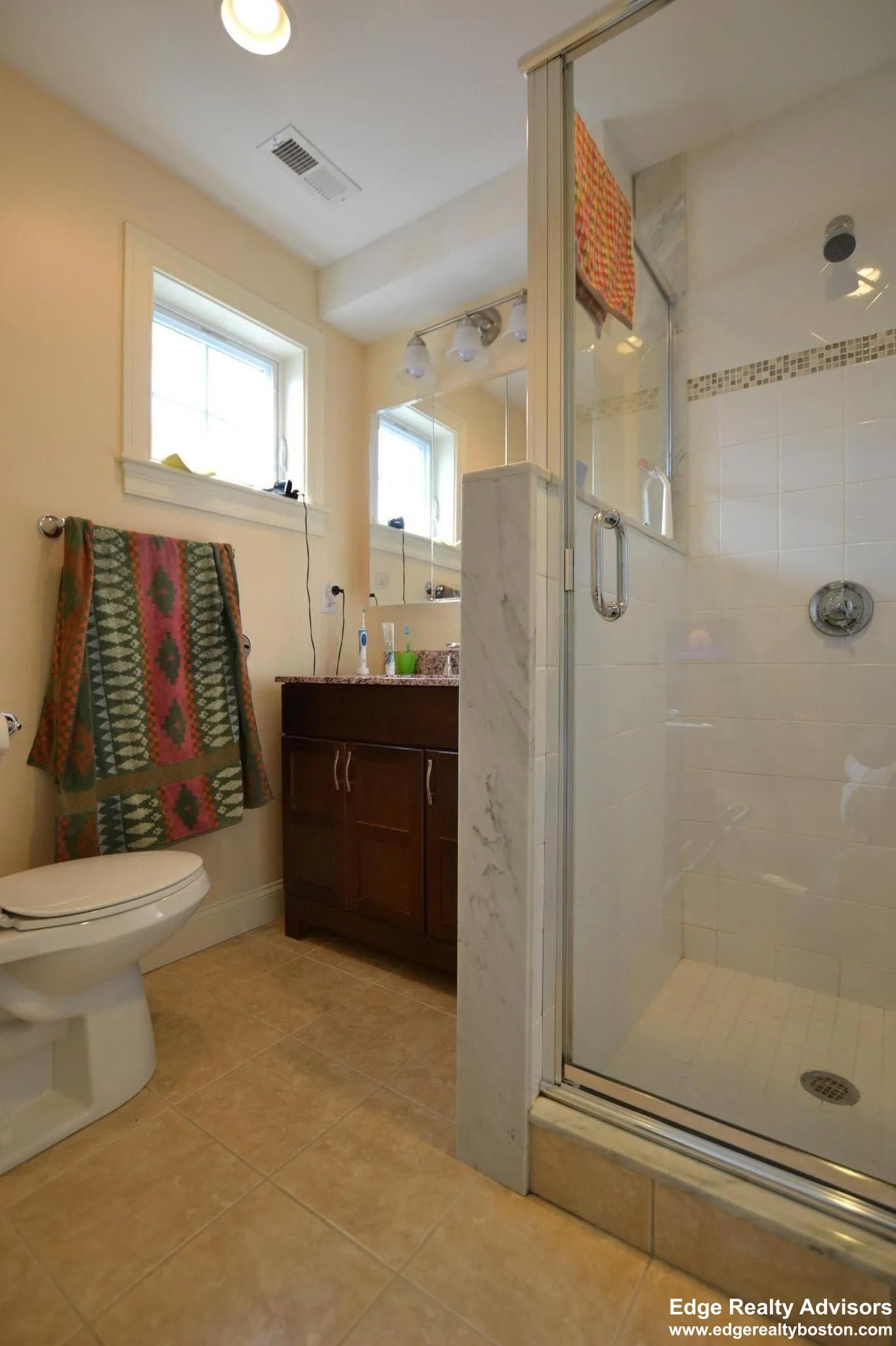 4 bed, 3.5 bath apartment for rent at 11 Sparhawk St Unit R, Oak Square — photo 6 of 12