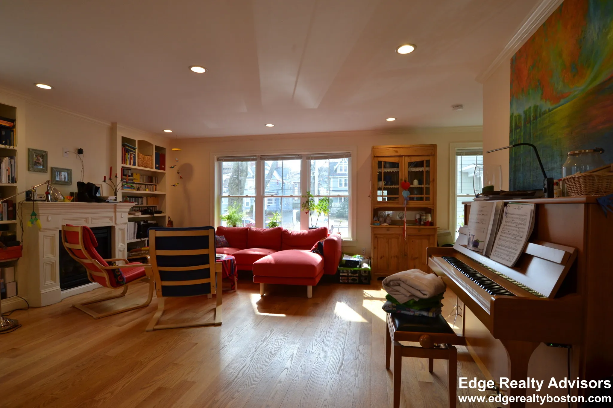 4 bed, 3.5 bath apartment for rent at 11 Sparhawk St Unit R, Oak Square — photo 2 of 12