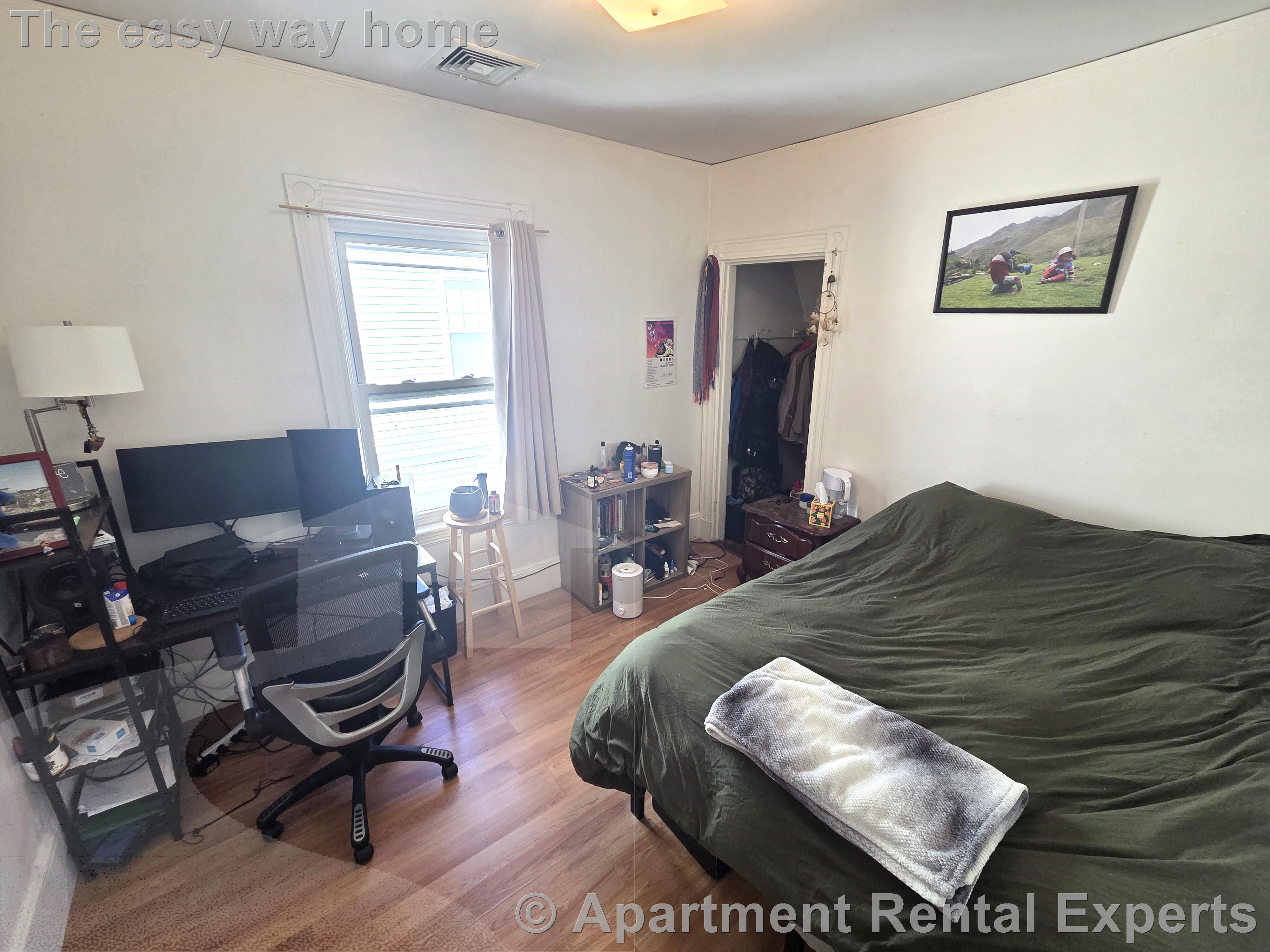 3 bed, 1 bath apartment for rent at 11 St Paul St Unit 3, Central Square — photo 4 of 5