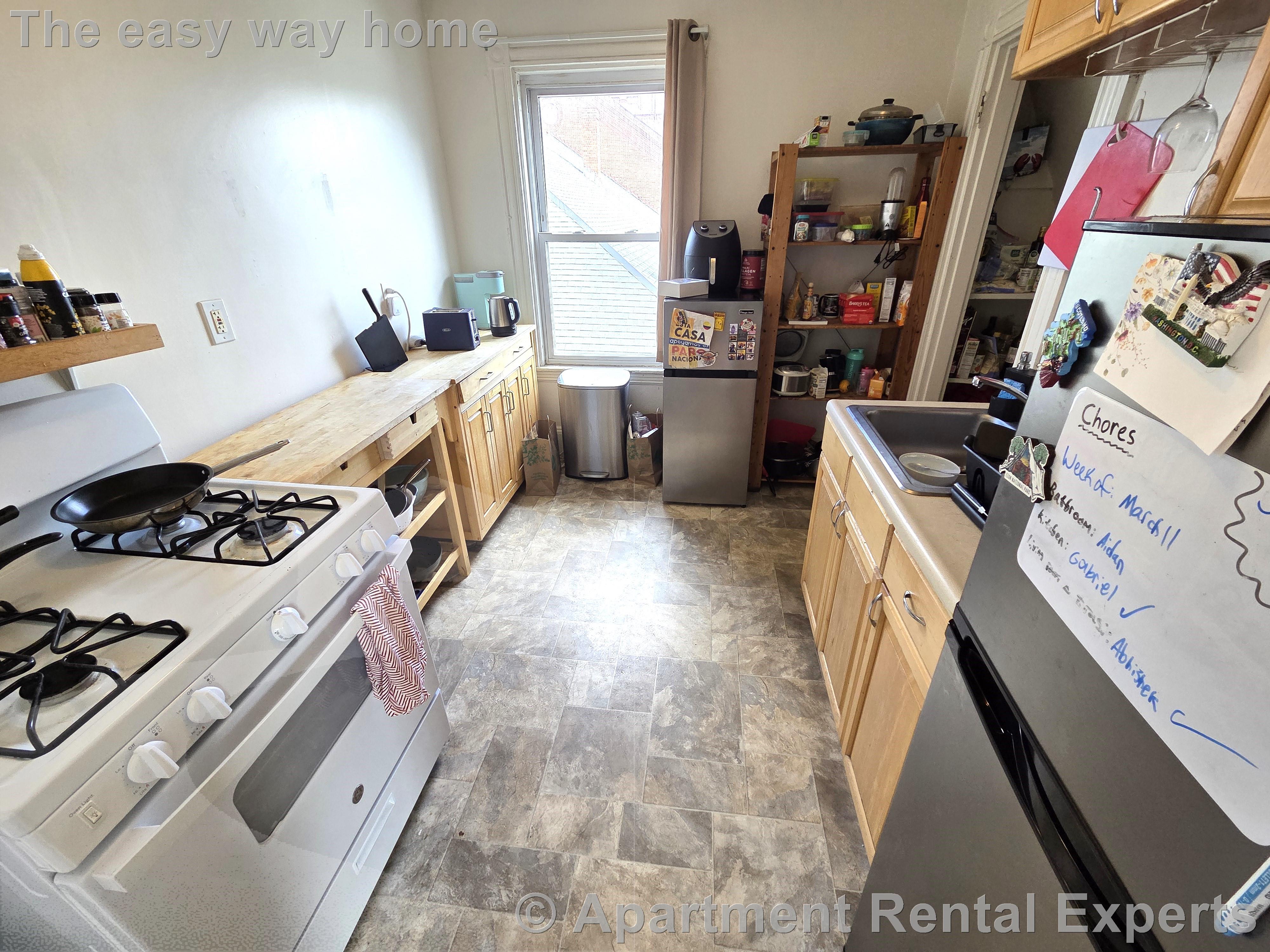3 bed, 1 bath apartment for rent at 11 St Paul St Unit 3, Central Square — photo 5 of 5