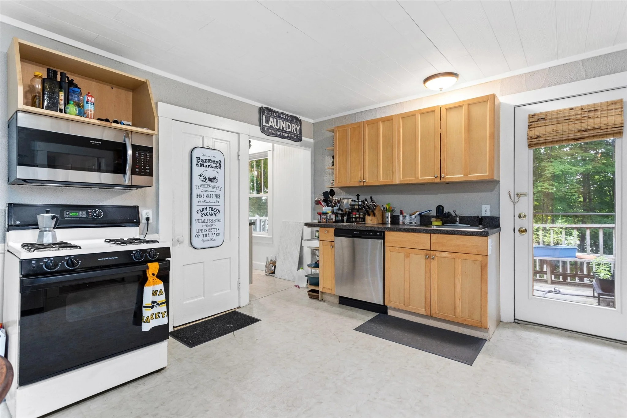 4 bed, 2 bath apartment for rent at 11 State St, Westborough — photo 11 of 26