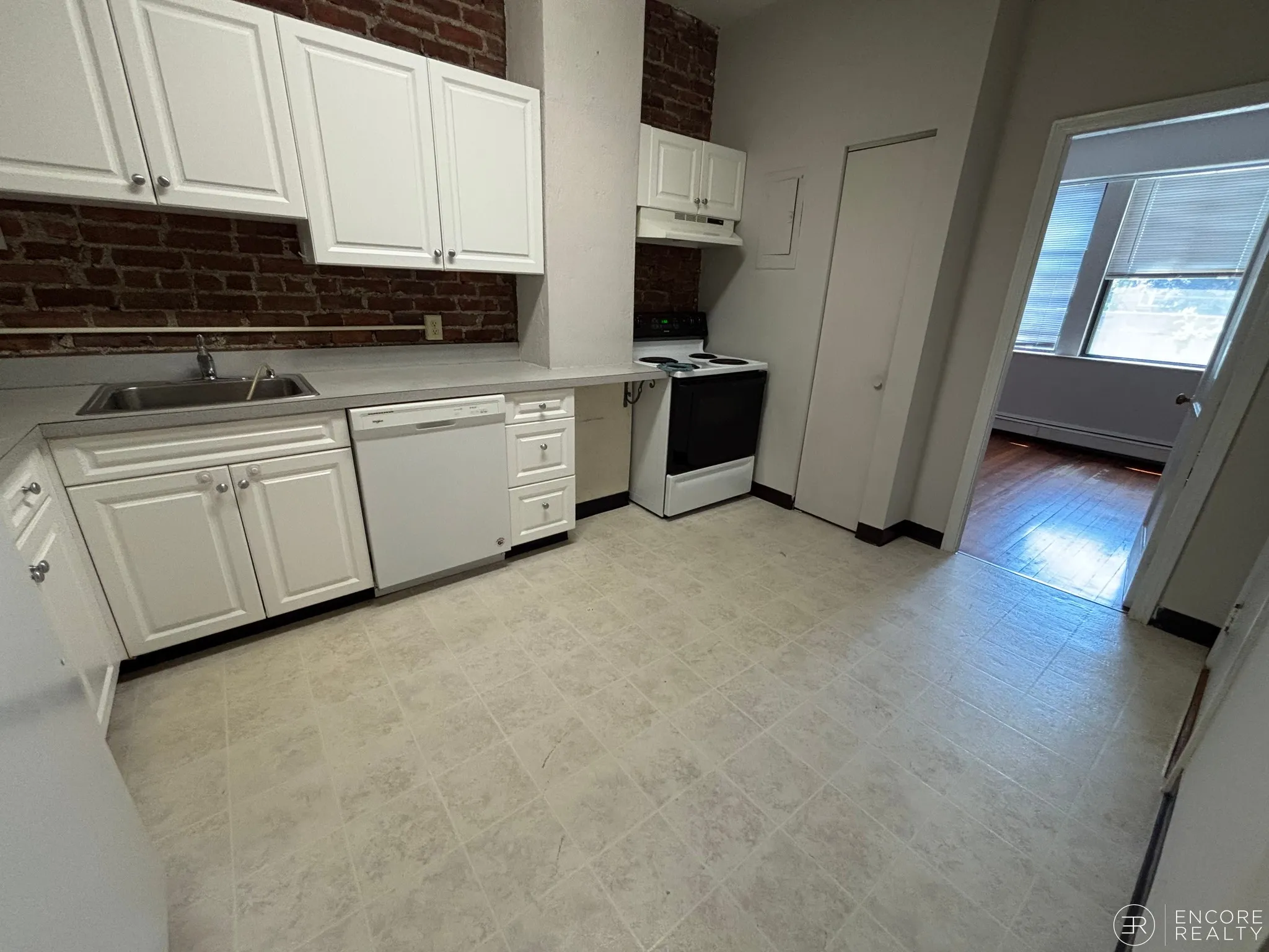 2 bed, 1 bath apartment for rent at 11 Stearns Rd Unit 1, Coolidge Corner — photo 6 of 11