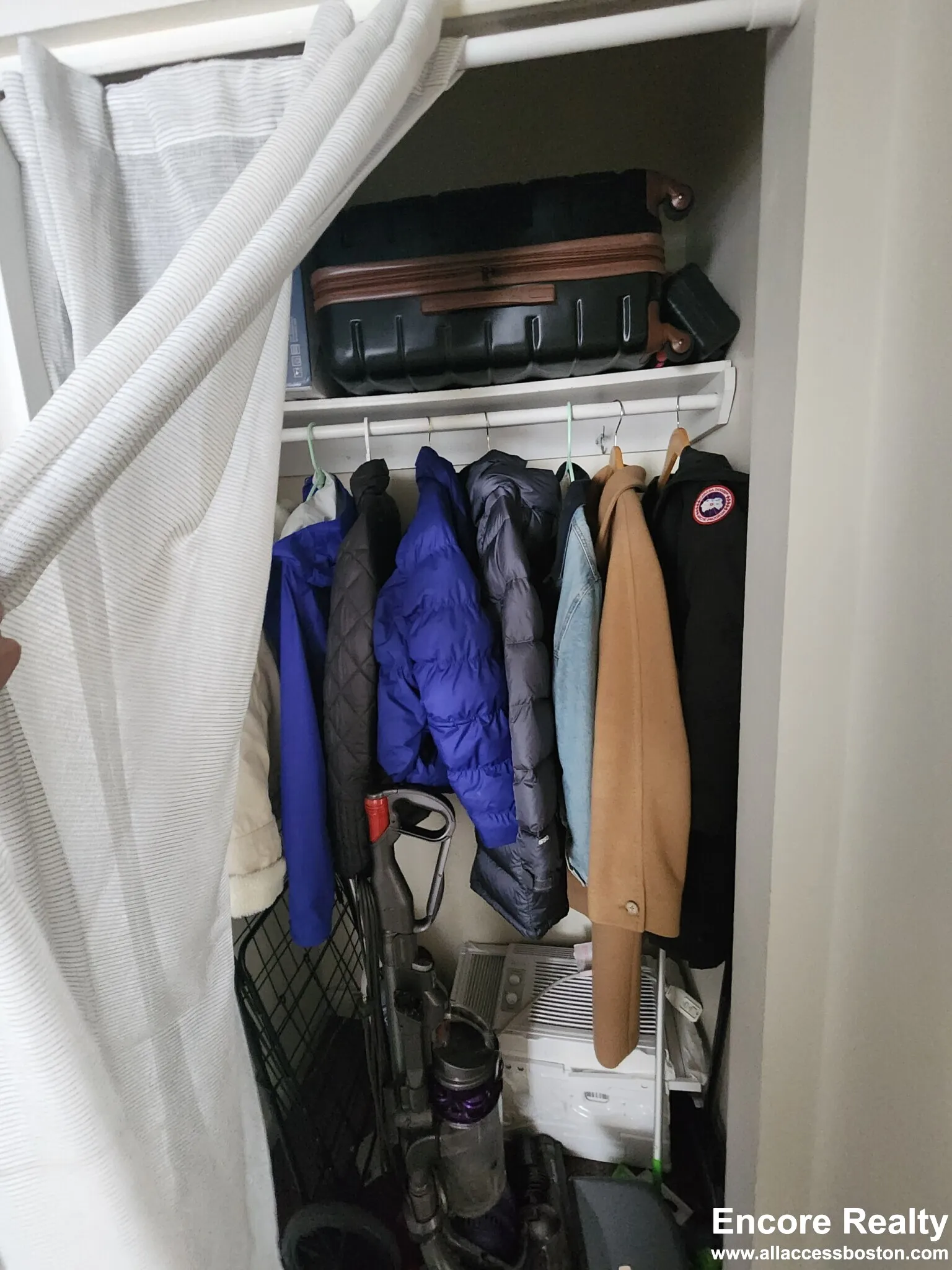 3 bed, 1.5 bath apartment for rent at 11 Stearns Rd Unit 4, Coolidge Corner — photo 9 of 22