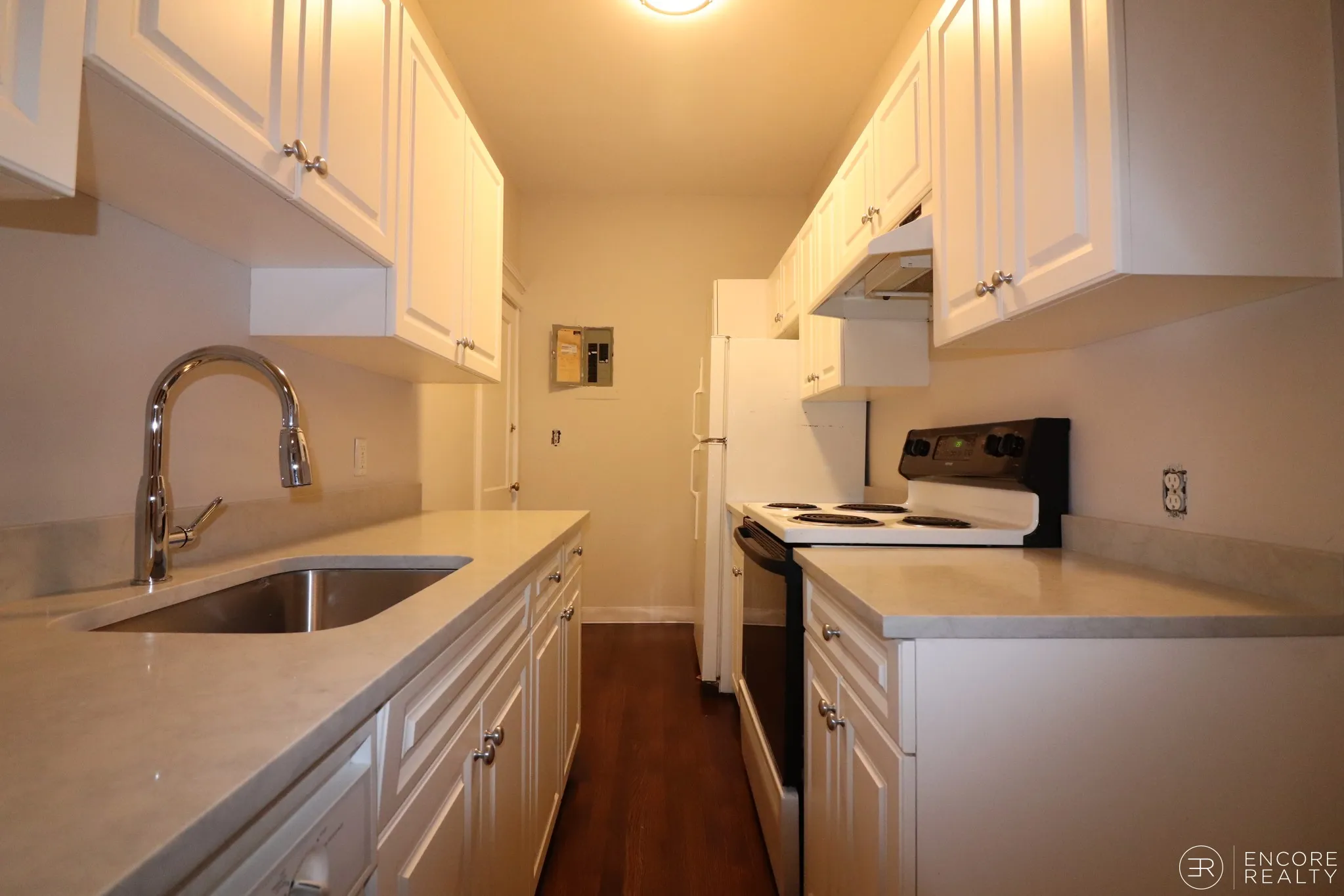 3 bed, 2 bath apartment for rent at 11 Stearns Rd Unit 6, Coolidge Corner — photo 1 of 13