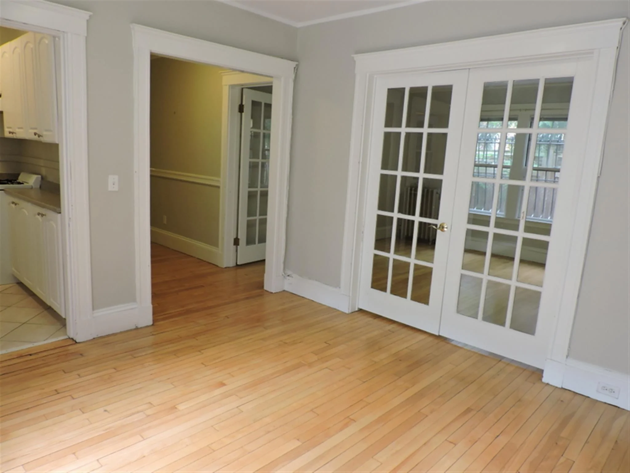 2 bed, 1 bath apartment for rent at 11 Story St Unit 3, Harvard Square — photo 3 of 11