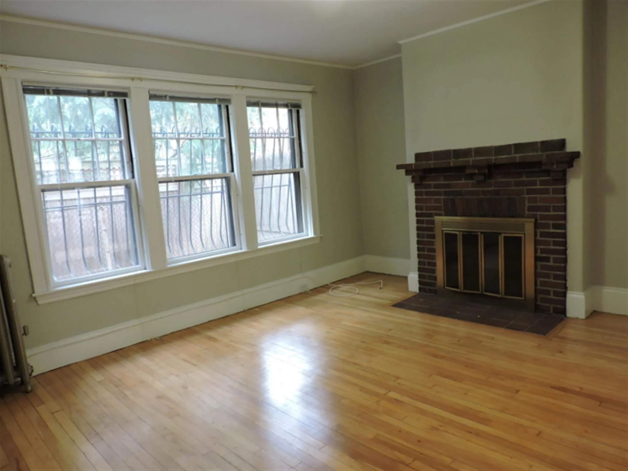 2 bed, 1 bath apartment for rent at 11 Story St Unit 3, Harvard Square — photo 1 of 11