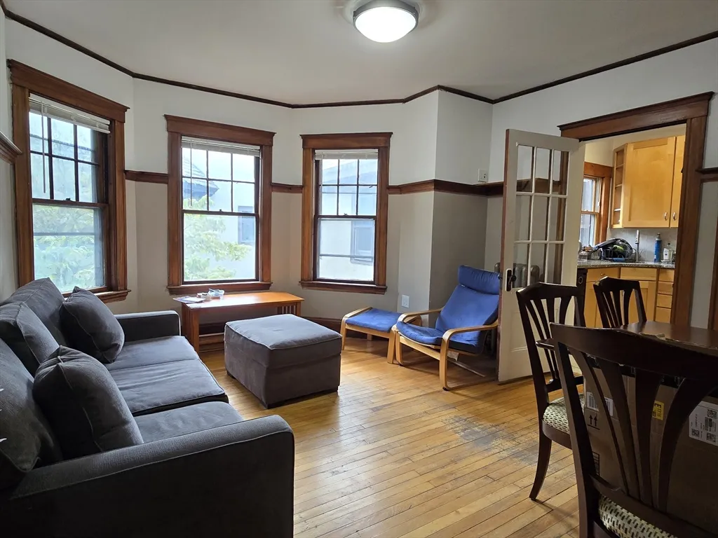 2 bed, 1 bath apartment for rent at 11 Story St Unit 31, Harvard Square — photo 3 of 18