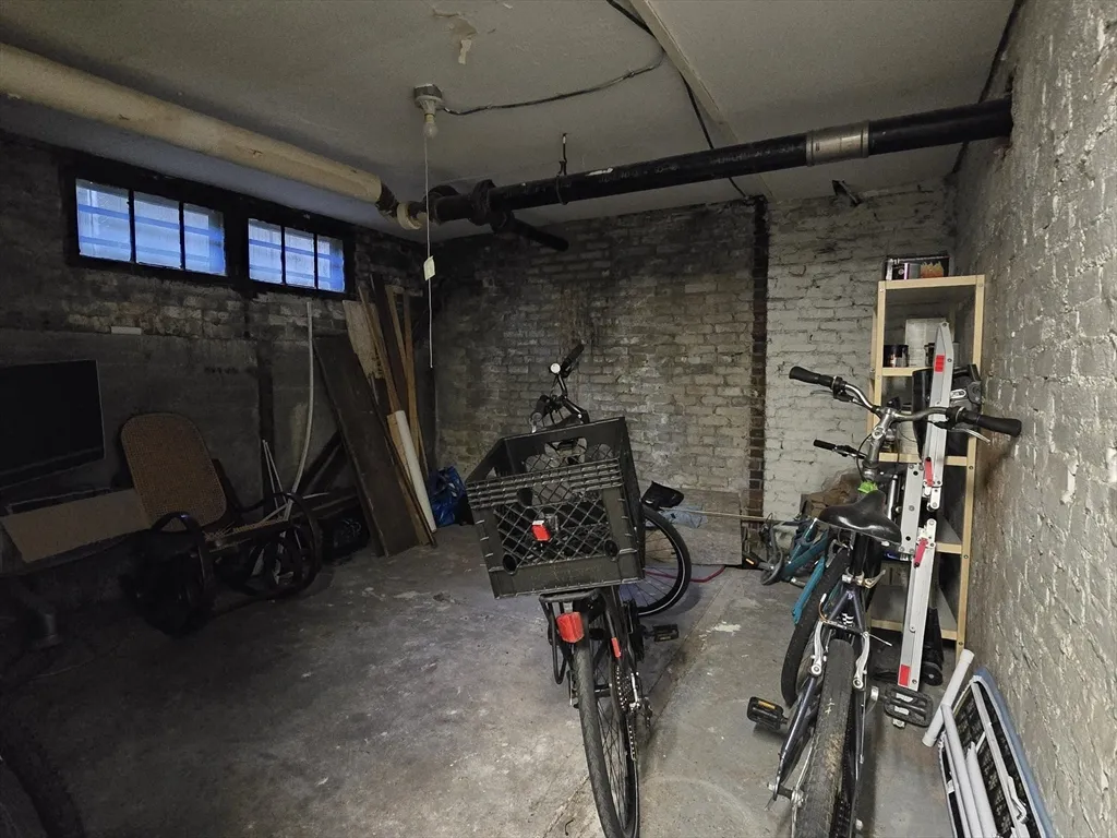 2 bed, 1 bath apartment for rent at 11 Story St Unit 31, Harvard Square — photo 14 of 18