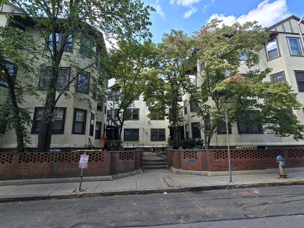 2 bed, 1 bath apartment for rent at 11 Story St Unit 31, Harvard Square — photo 15 of 18